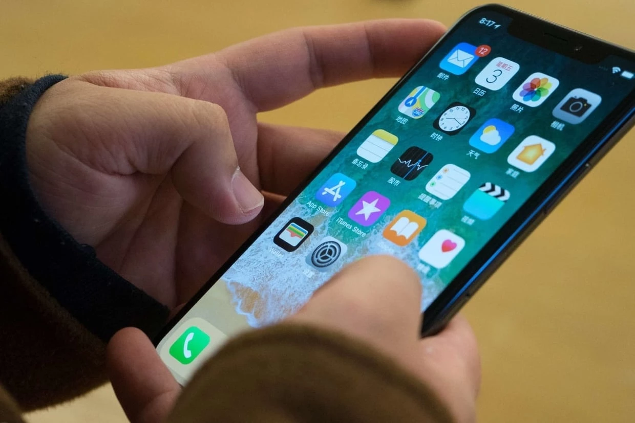 Ήταν δέσμευση της κυβέρνησης και… έγινε πράξη: Χαράτσι 2% στα smartphones, τα tablets και τα laptops – Κατά τα άλλα βγαίνουμε από τα μνημόνια